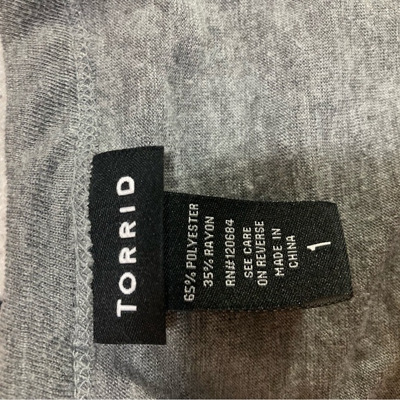 Torrid Sequined Heart Tee sz 1 plus sz - Picture 8 of 9